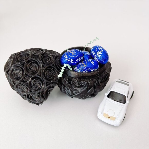 Rose-Covered Easter Eggs โ Handcrafted Party Favors, Spring Decor, Wedding Gifts - Picture 5 of 10